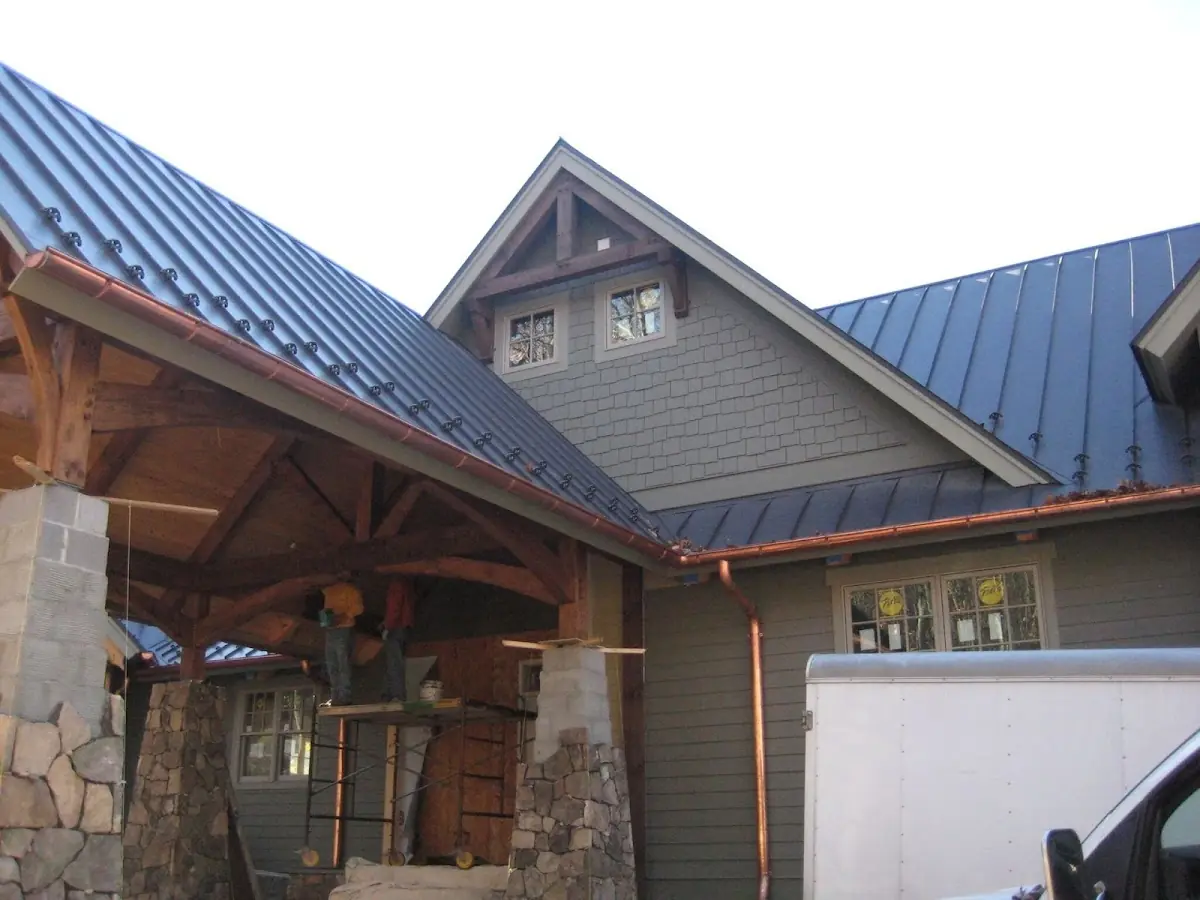 Craftsman Roofing team delivering quality roofing work in Florida Center